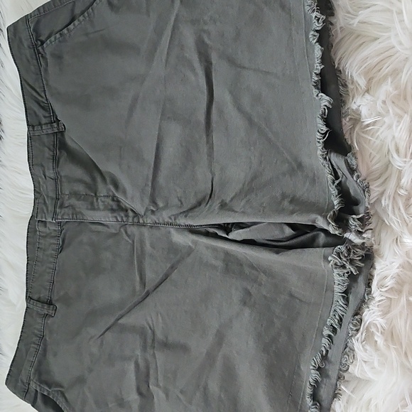 Style & Co. Olive Green Raw Hem Shorts with 6.5" Inseam - Picture 2 of 10